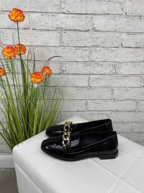 Женские туфли - лоферы с цепью на низком ходу черные натуральный лак MAXME 1-3, 36, деми, натуральная кожа