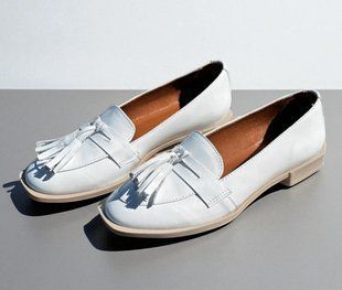 Женские лоферы с кисточками на низком ходу натуральная кожа LINA 1-2 10501-41 фото